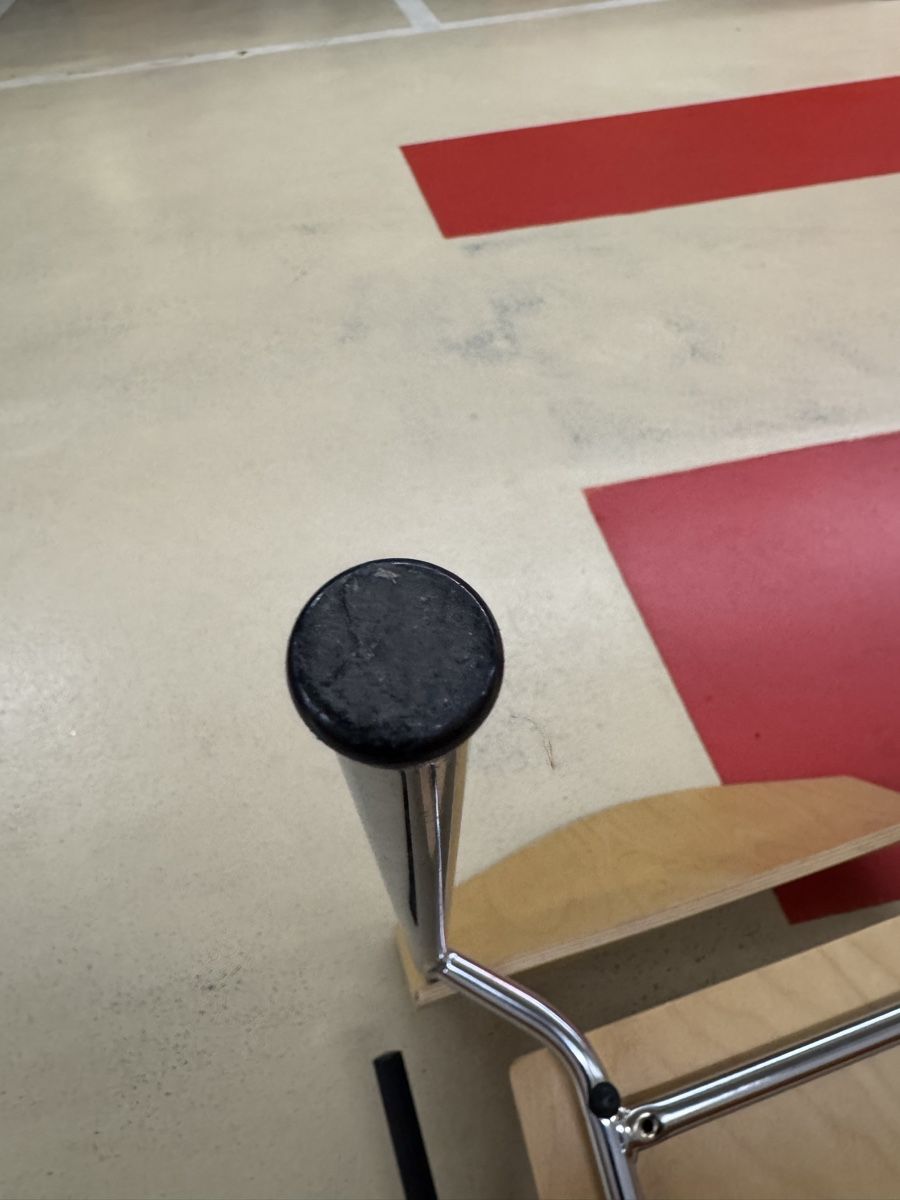 Thonet Sedie: Thonet Stuhl Holz/Metall mit Armlehne – Usato da wallisellen venduto da Simbadog 4