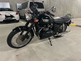 Triumph Bonneville T100, Schwarz, Top Zustand