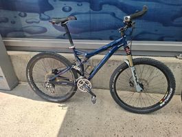 Mountainbike Specialized Stumpjumper gebraucht.