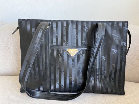 Maison Mollerus Handtasche schwarz gestreift mit Logo 