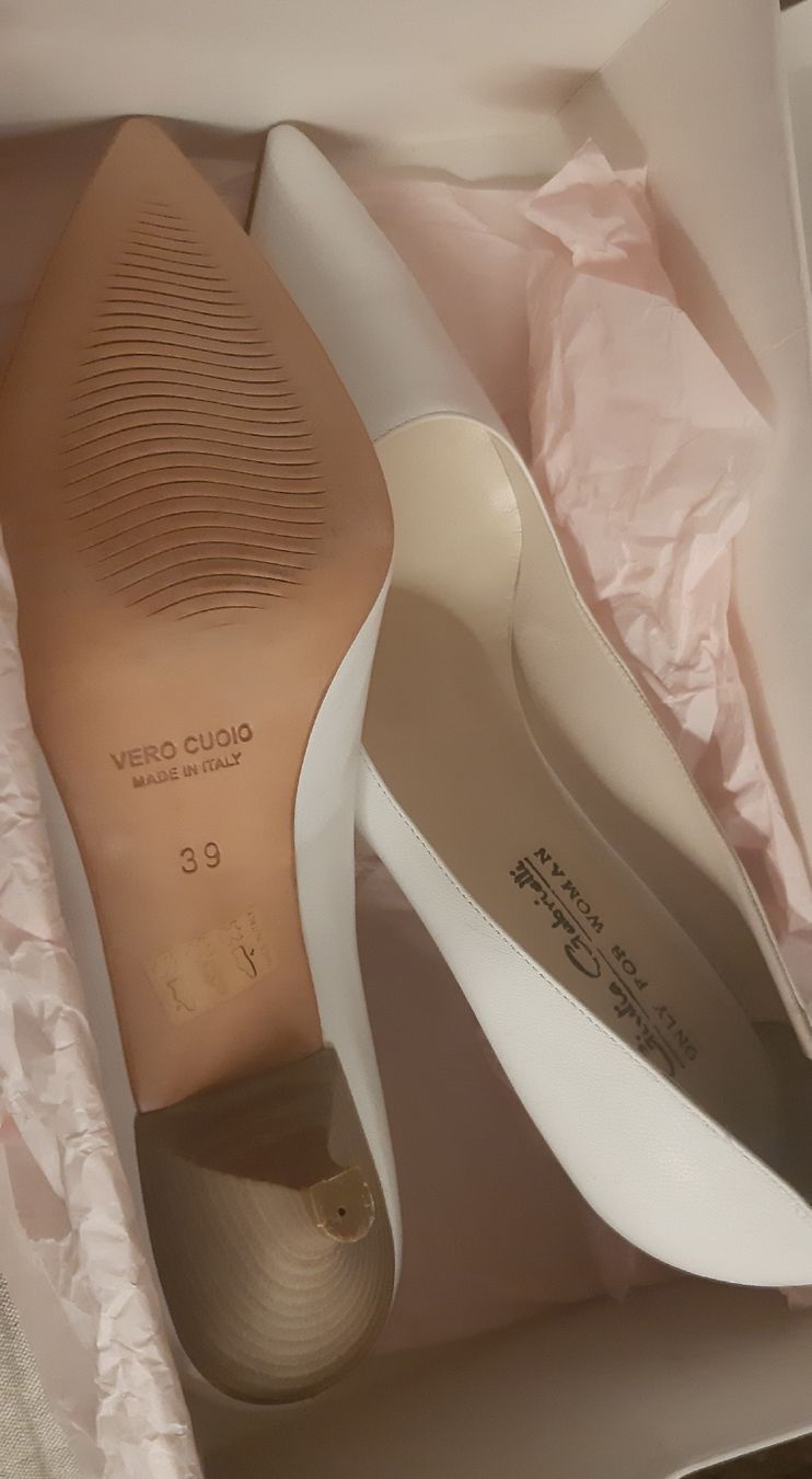 Scarpe da donna: LEDER Kitten-Heels Gr.39 – Nuovo e nell'imballaggio originale da Zürich venduto da Venecia25 2