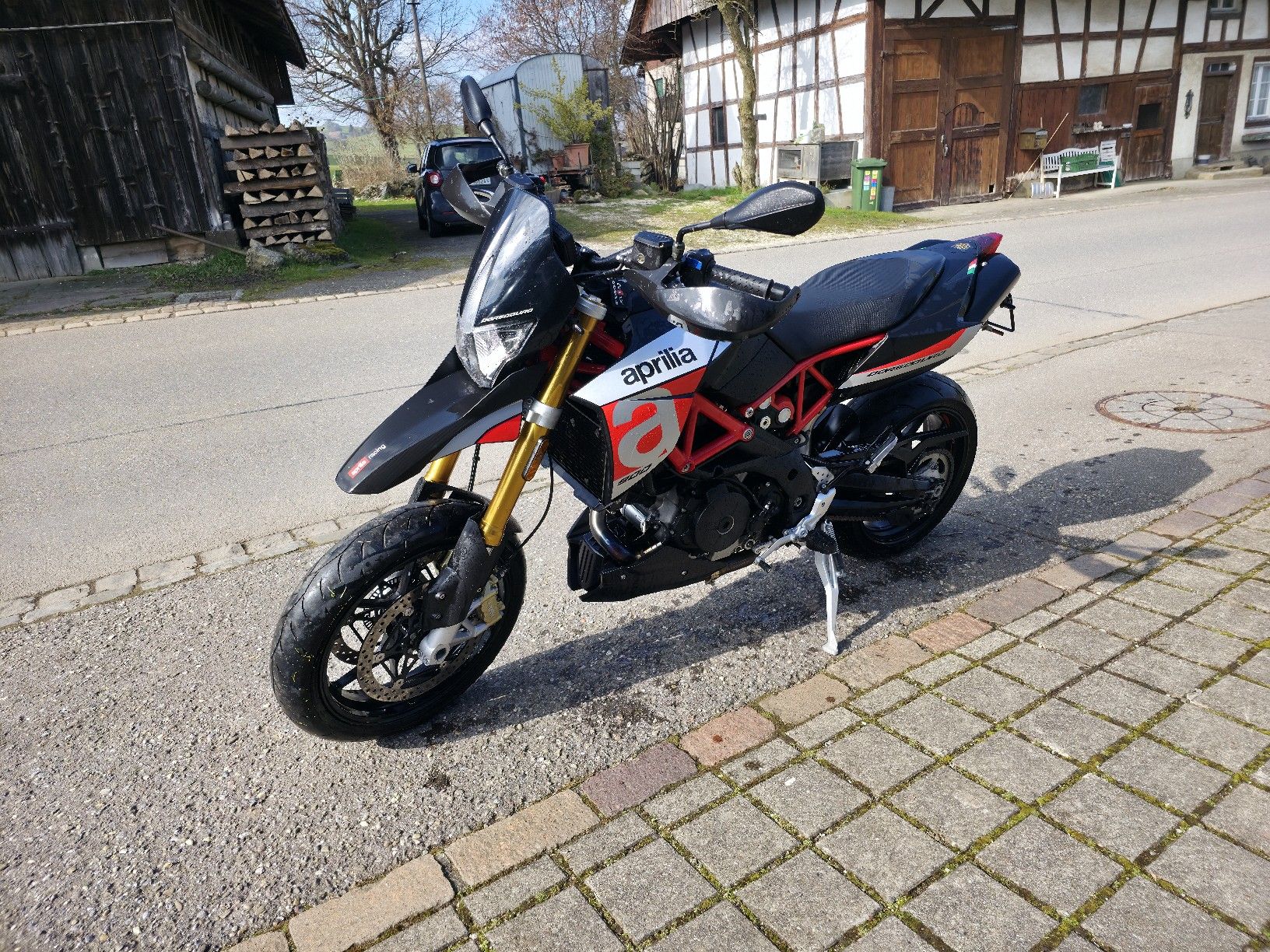 Strasse: Aprilia Dorsoduro 900 – Gebraucht aus Schleinikon von Geni92