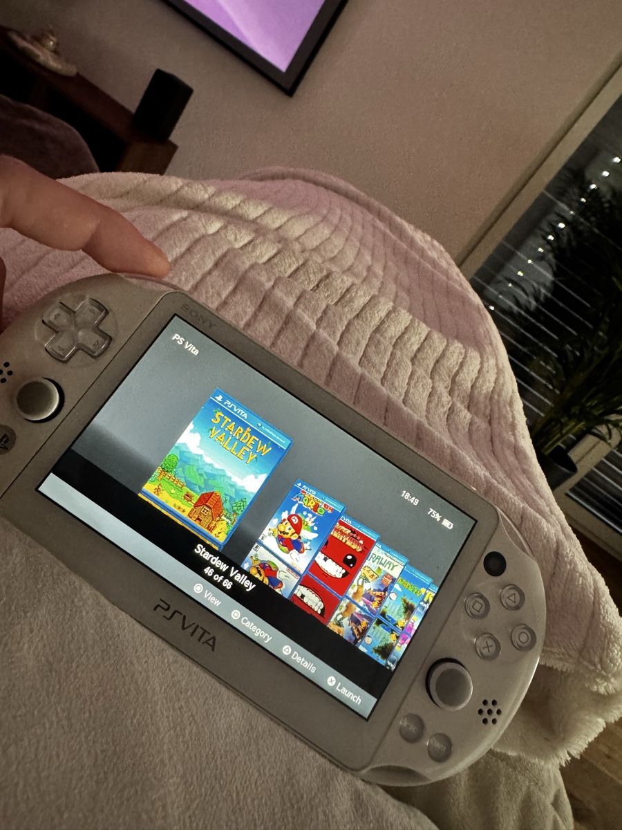 Sony Console: Sony PS Vita Mod 5000 spiele – Usato da Riken AG venduto da Herakles.18 9