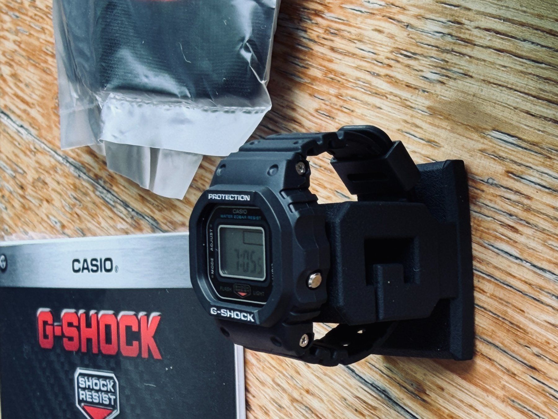 Anelli: Casio ring watch (Casio DWN-5600-1ER) – Usato da Lausanne venduto da lou_r82x 1