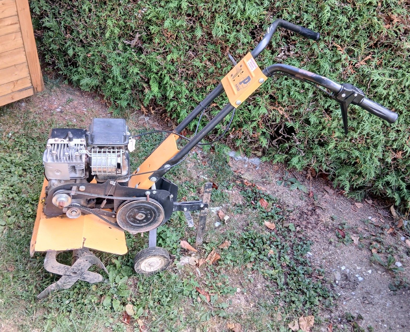 Tutte le macchine: Motoculteur Briggs & Stratton 3.5HP  – Usato da Sciernes-d'Albeuve venduto da Dojo004