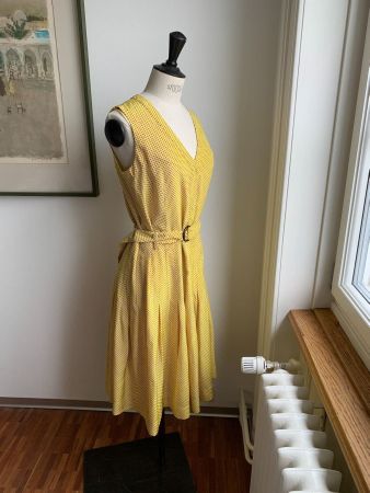 AKRIS punto: Neu/ungetragen - gelbes Seiden-Kleid, 36