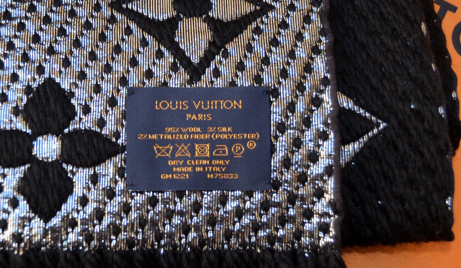 Louis Vuitton Foulards & écharpes: Louis Vuitton Schal / écharpe – D'occasion à Collonges par Auganien 7