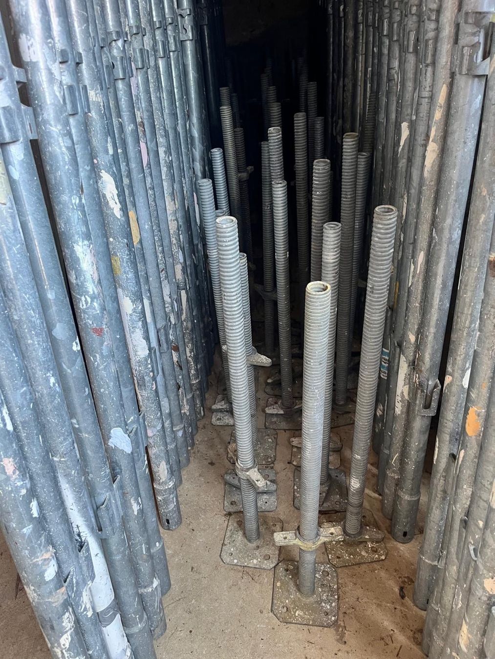 Ponteggi: ÉCHAFAUDAGE COMPLET EN ALUMINIum – Usato da Porrentruy venduto da OlgaMaurer 1