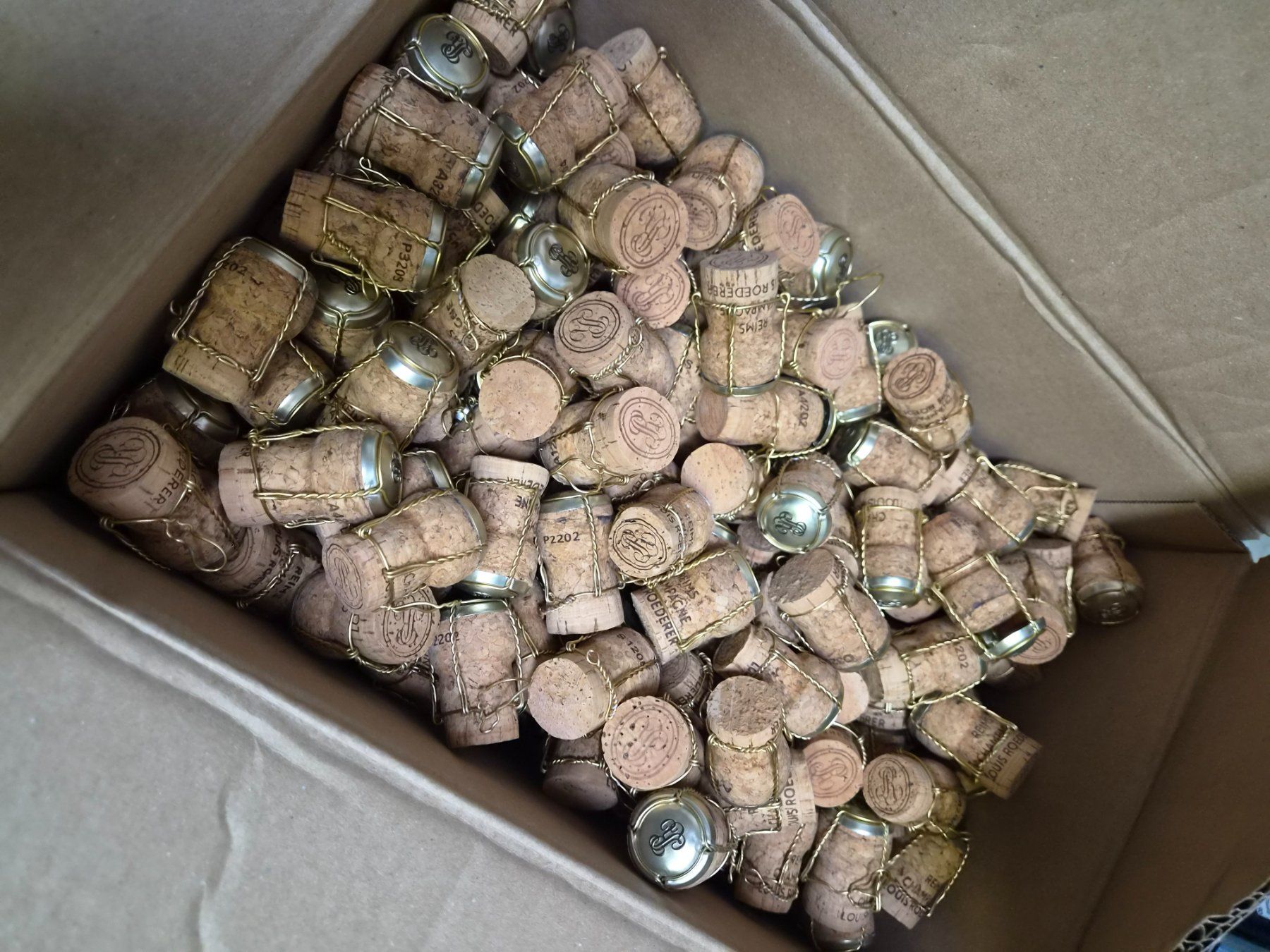 Flaschenöffner & -verschlüsse: 200 x Korken Champagner Louis Roederer – Gebraucht aus Wetzikon ZH von Tothart 1