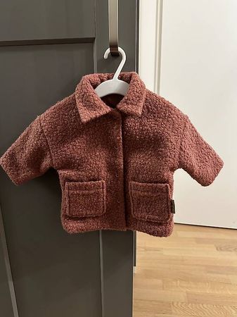 Baby Mantel Gr. 74 - Rosa Bouclé, mit Taschen & Kragen