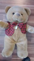 Teddy 48 cm mit Gilet und Fliege