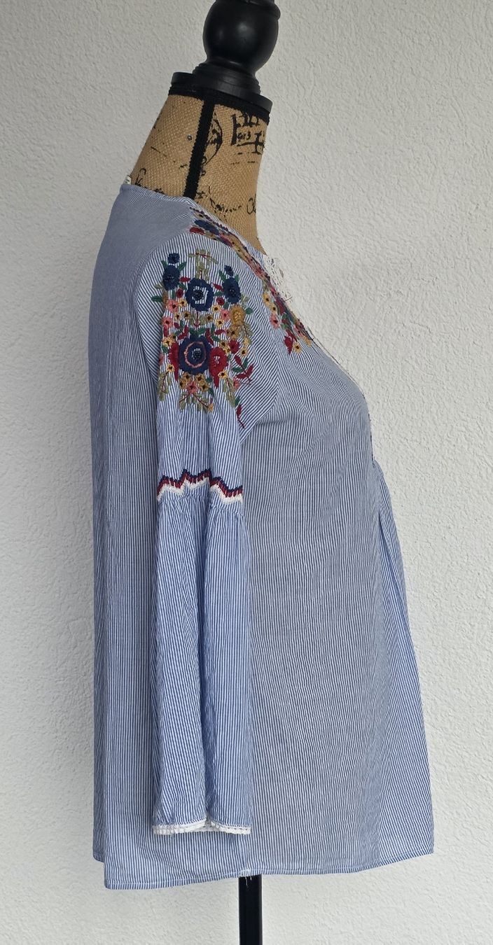 Zara Camicette: Zara Basic Bluse, Gr. M, blau gestreift, Blumenstickerei – Nuovo (secondo la descrizione) da Rheinsulz venduto da Gilea 3