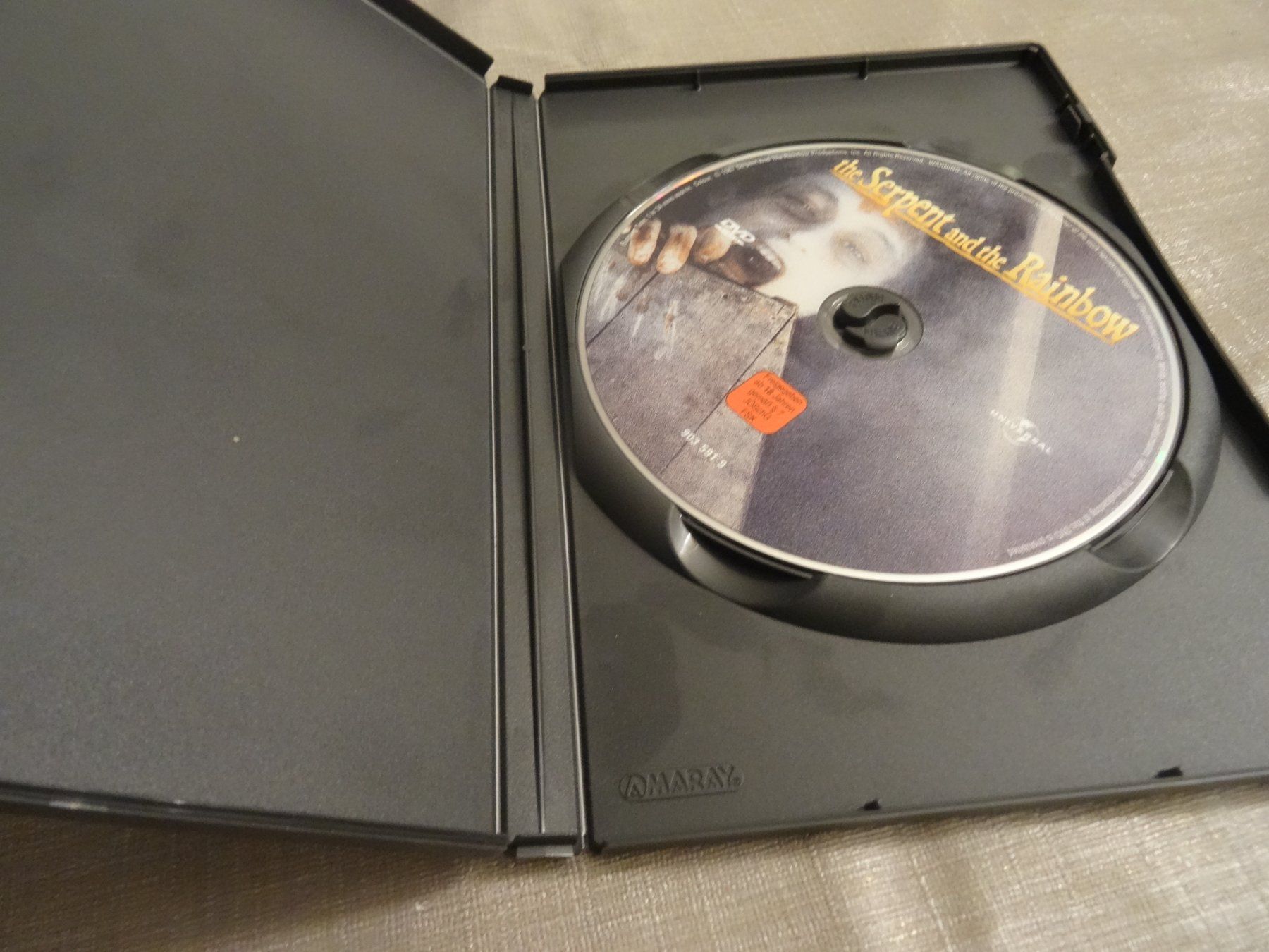 Tutti i DVDs: Die Schlange im Regenbogen DVD Horror – Usato da Olten venduto da Disc-Verkauf 1