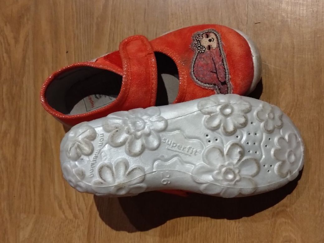Superfit Scarpe per ragazze: Superfit Mädchen Finken gr 26 – Usato da Triengen venduto da Ronner84 1