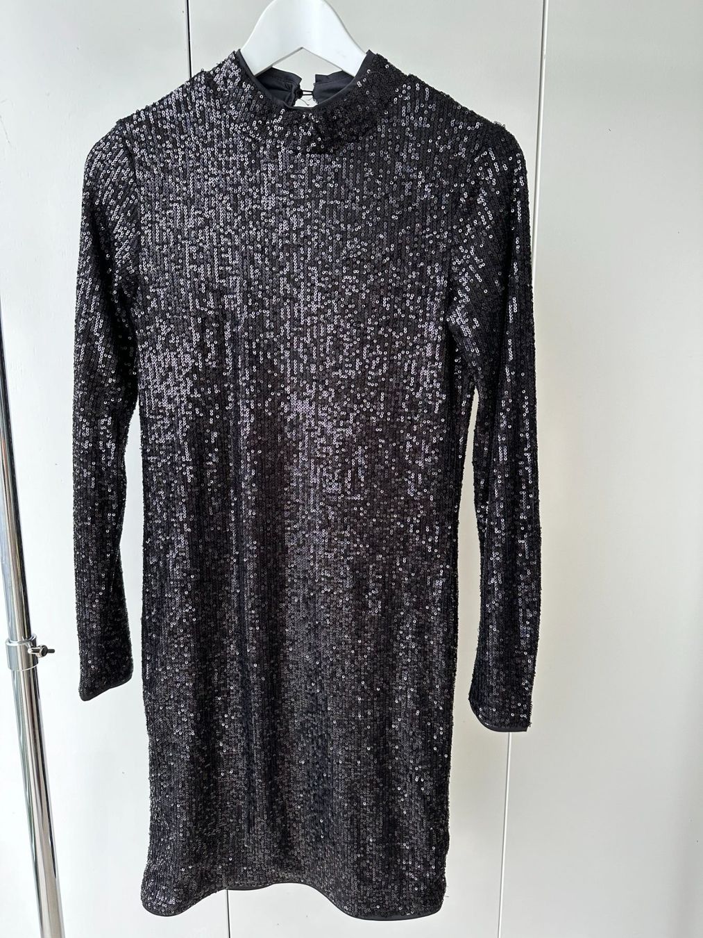 Vestiti: Cocktailkleid mit Pailletten schwarz – Nuovo (secondo la descrizione) da Brissago venduto da ChPa1967