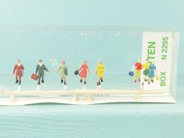 Merten H0 2295 6X Passanten Miniaturfiguren