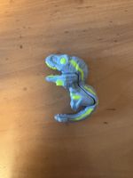 🦖 Figurine Velociraptor Jurassic World Kinder Joy