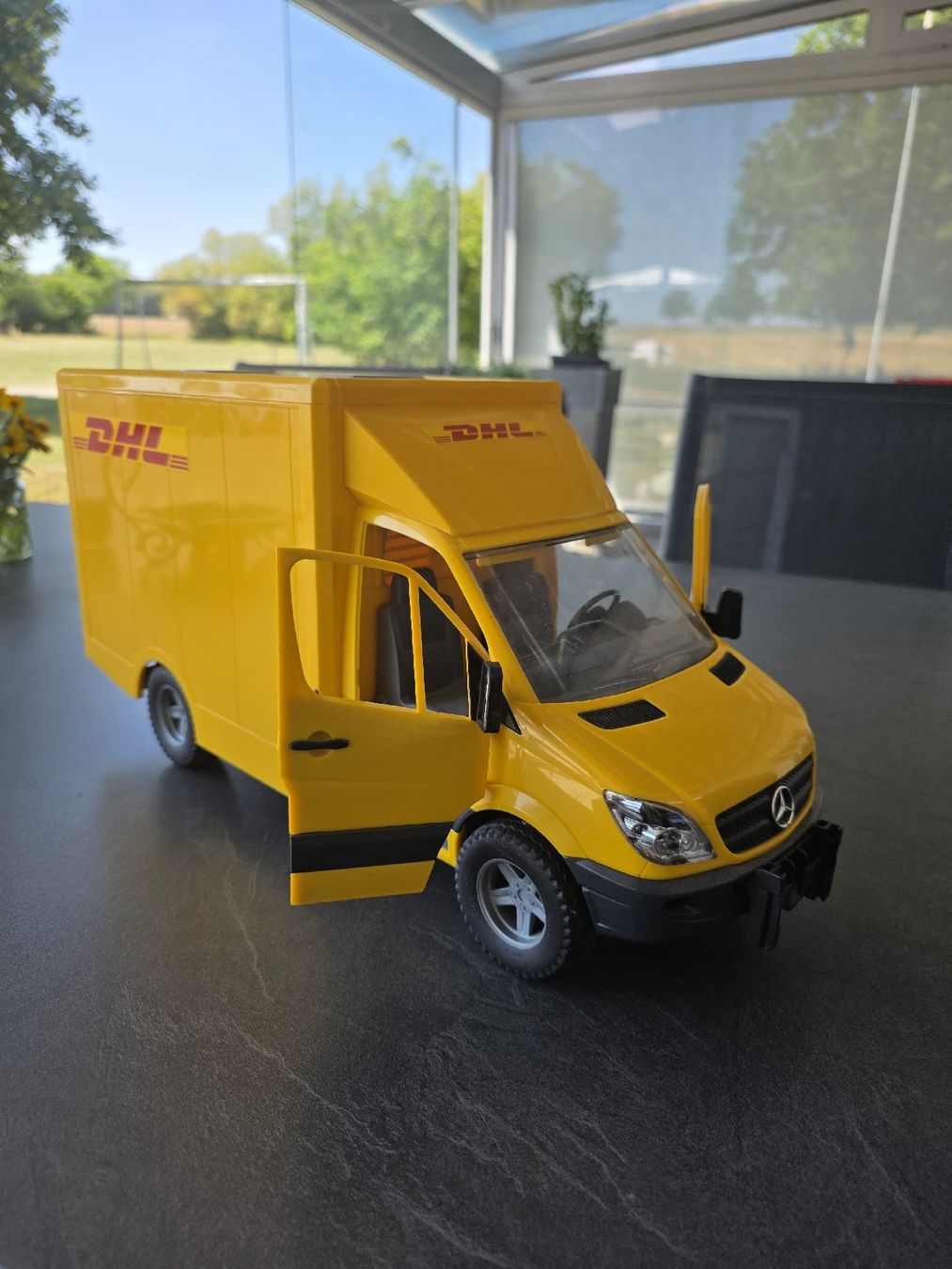 Spielzeuge: DHL Sprinter Spielzeug – Gebraucht aus Kloten von MichelleS 3