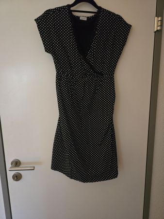 Still-Kleid schwarz weiss gepunktet Grösse 32/34