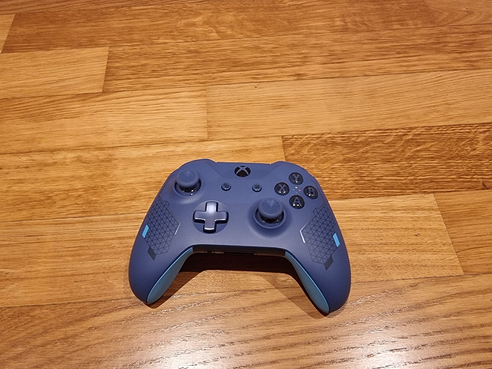 Microsoft Controller: XBOX CONTROLLER mit SPECIAL EDITION – Usato da Einsiedeln venduto da HabaschCH 1