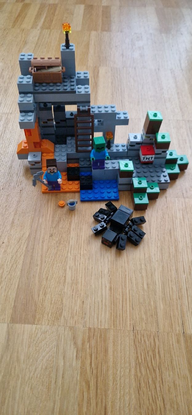 Lego Kit di costruzioni: LEGO Minecraft 21113: Die Mine - Vollständig – Usato da Riehen venduto da Aconitum 1