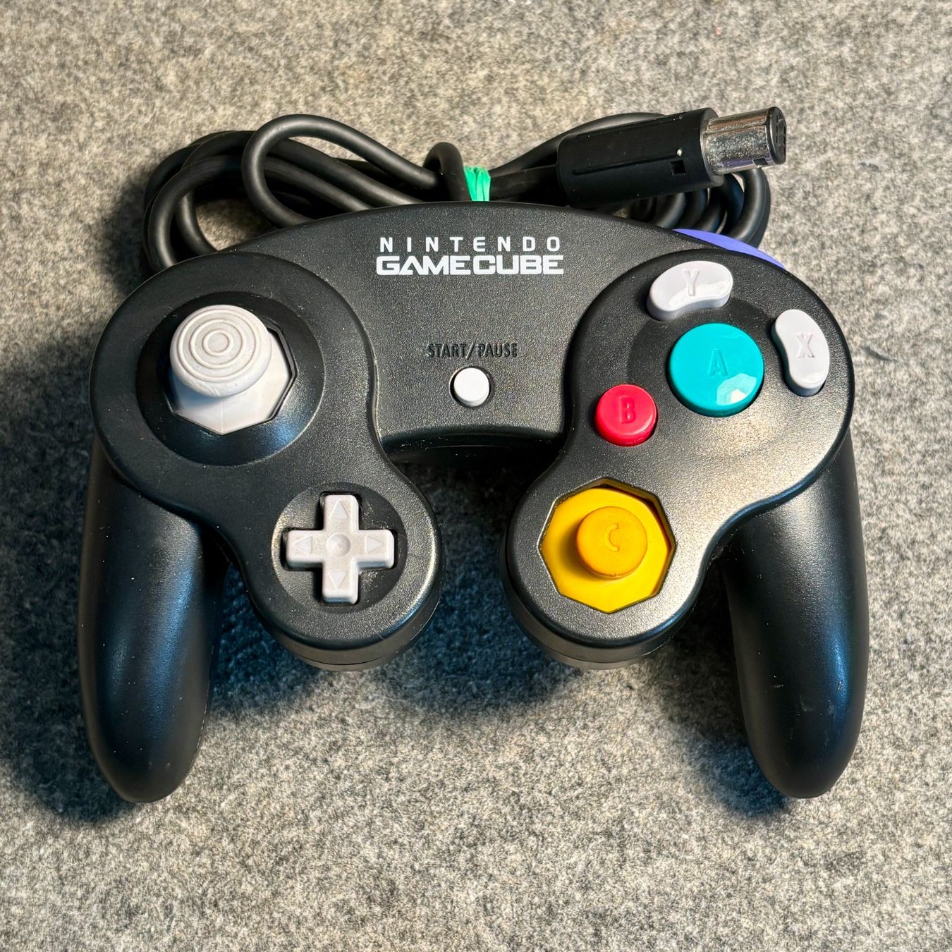 Nintendo Manettes: Gamecube Controller Original Schwarz – D'occasion à Mollis par GamingCorner