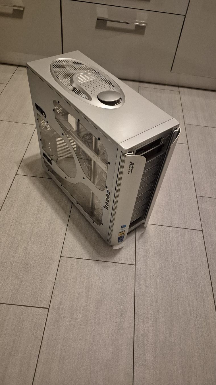 Thermaltake Custodie: thermaltake armor big case – Usato da Léchelles venduto da sim7891 5