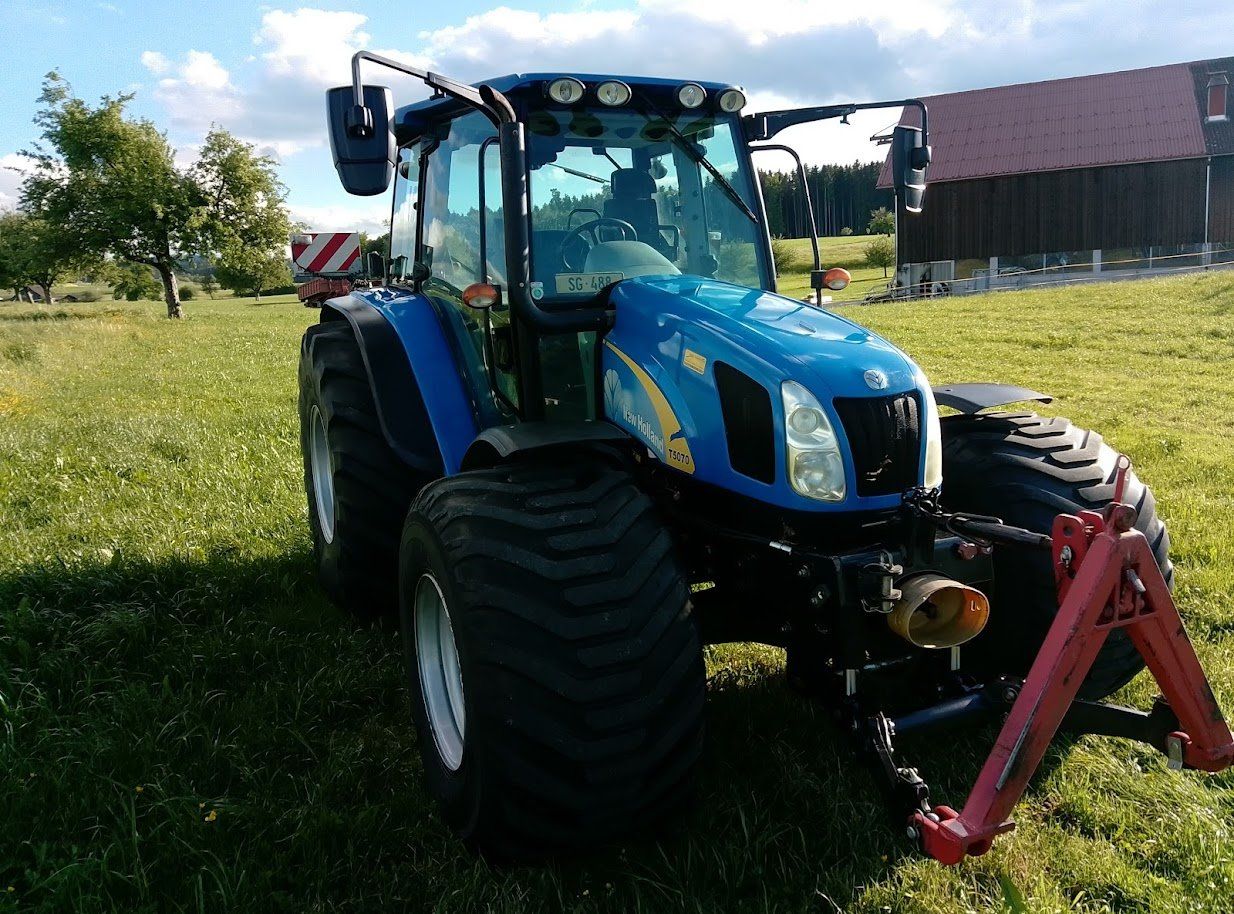 New Holland Traktoren: New Holland Traktor – Gebraucht aus Gossau SG von DHNG