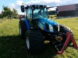 New Holland Traktor