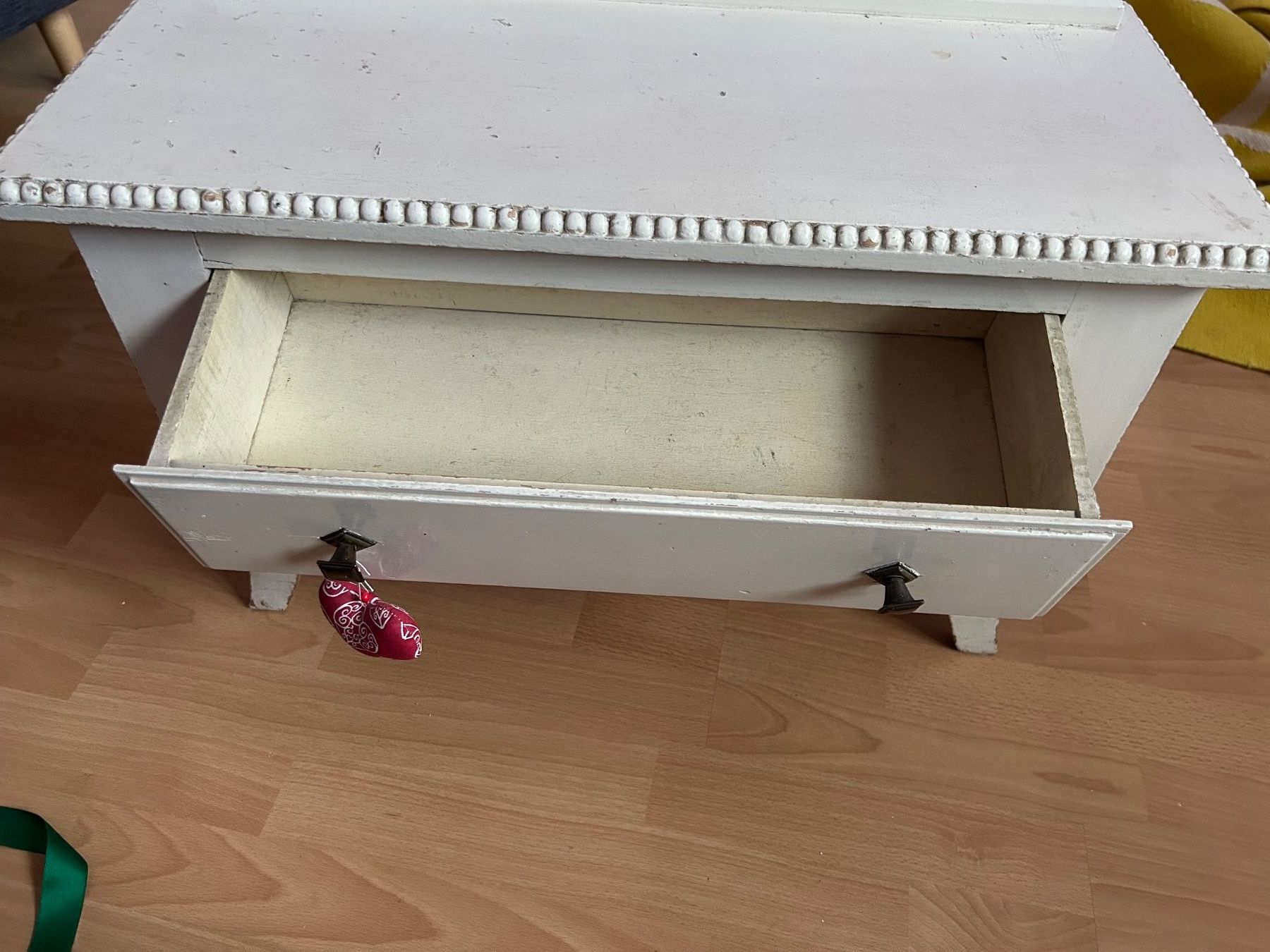 Commodes: kleines, altes Schränkchen Shabby chic – D'occasion à Zuchwil par bea_tl7p 1
