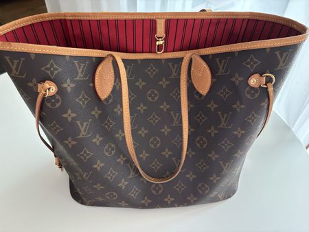 Used Louis Vuitton Tote Bag w/ Pouch - Perfect for Summer!