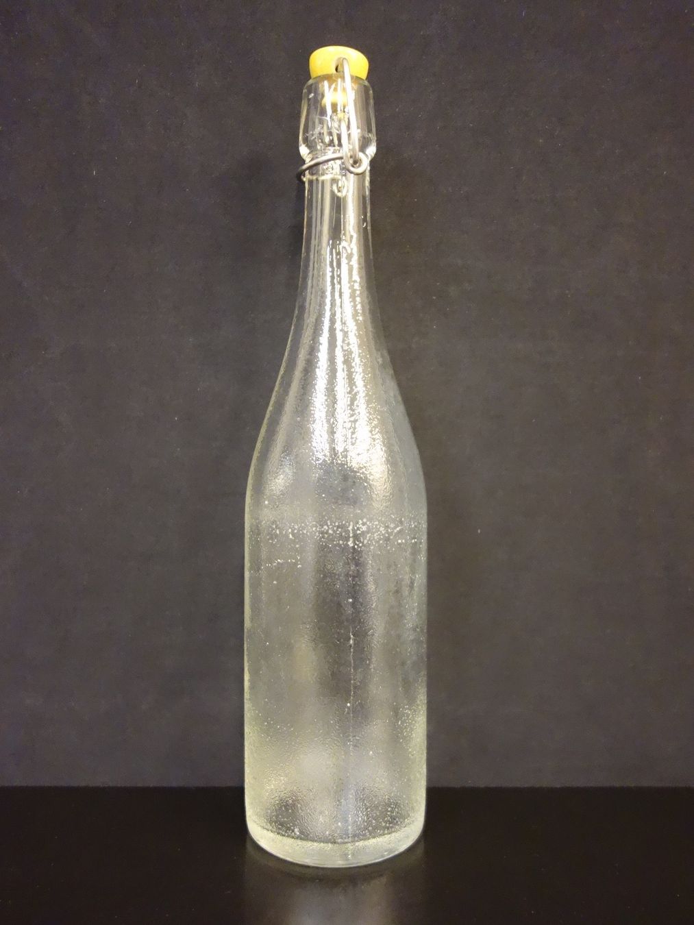Gläser, Krüge & Flaschen: alte Flasche MINERALQUELLE SOURCE MINERALE APROZ – Gebraucht aus Kerzers von Flaschenposten 2