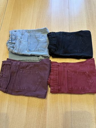 À vendre 4 pantalons T.114-119 ( 6 ans )