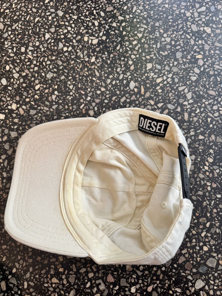 Diesel Copricapi, berretti & cappellini: Diesel butter yellow baseball cap hat – Usato da Zürich venduto da gva_r9gs 1