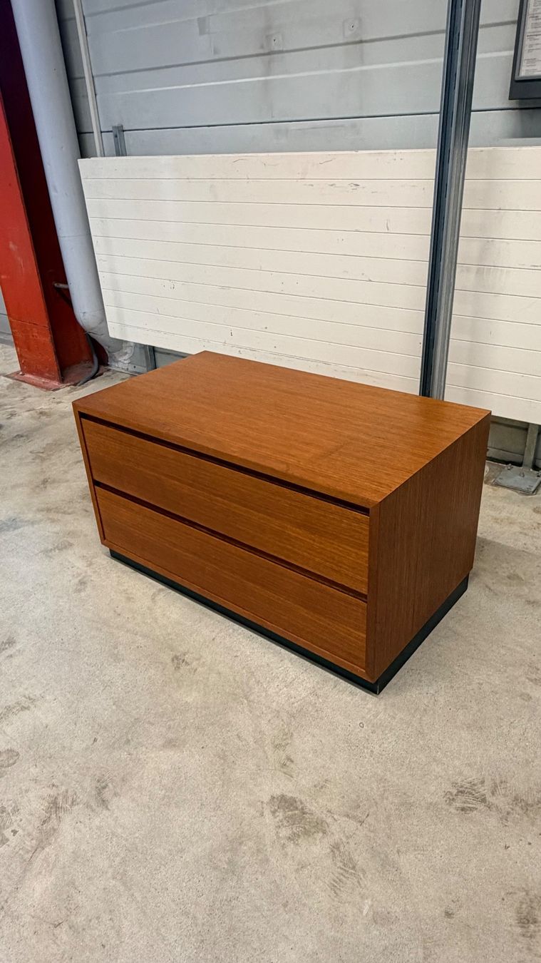 Cassettiere: Commode vintage en teck année 70 – Usato da Biel/Bienne venduto da pvintage 1