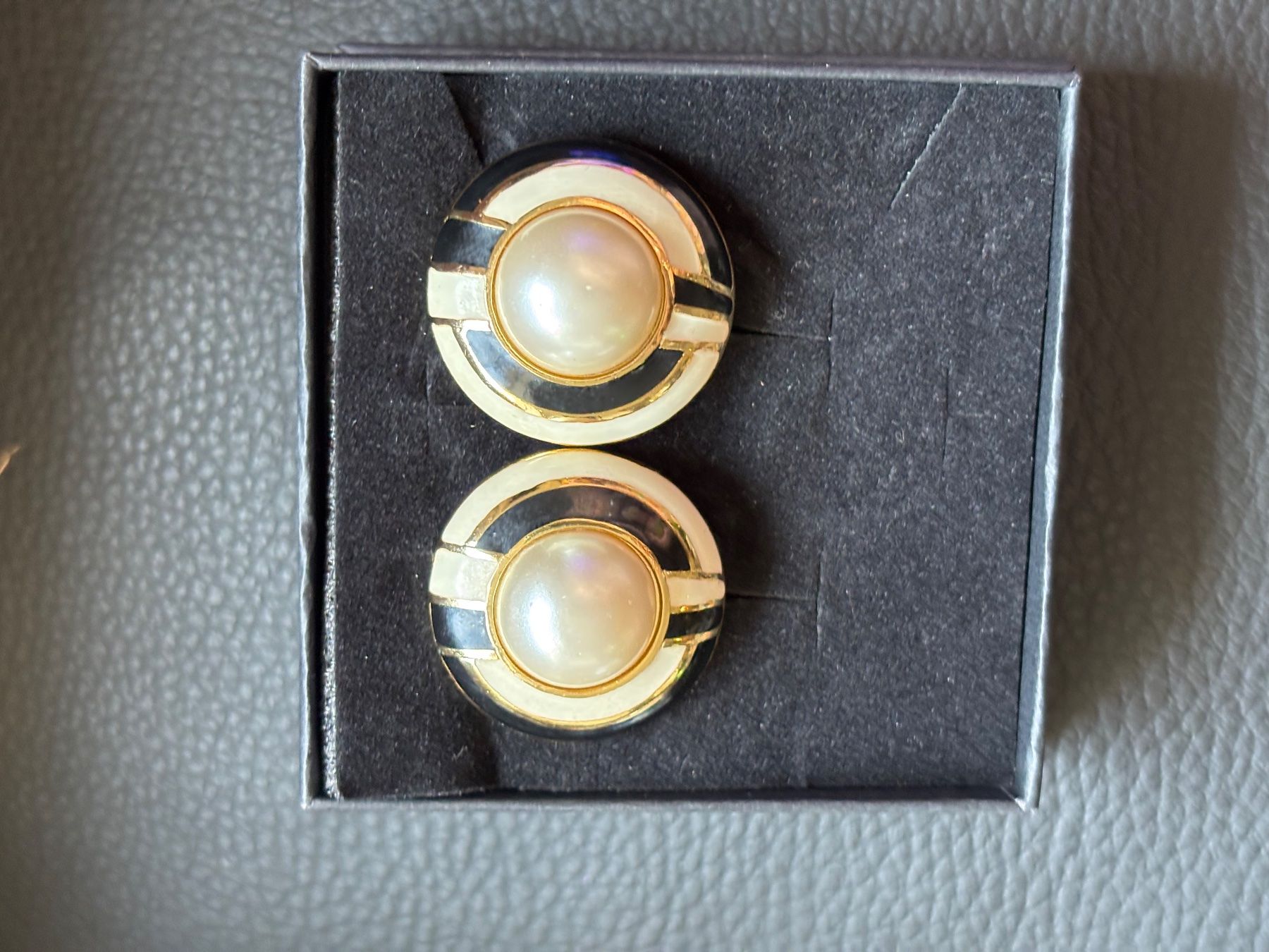Ohrringe & -stecker: Boucles d'oreilles à clip vintage ORENA – Gebraucht aus Peseux von CharmeCommerce 2