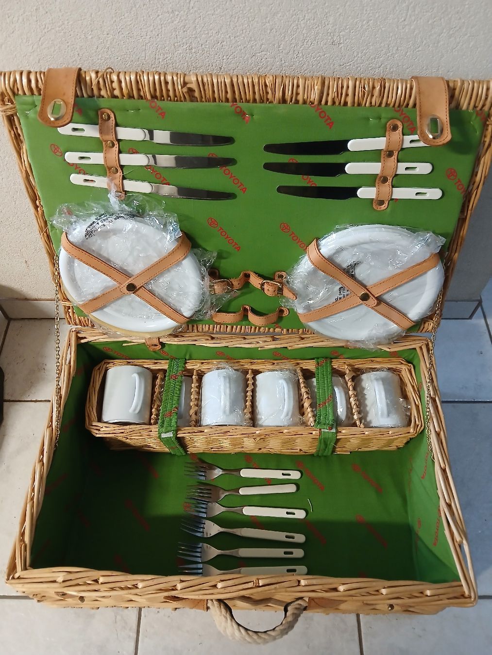 Valises de voyage: Campingkoffer – Neuf avec emballage d'origine à Melchnau par KOFIANDREAS 2