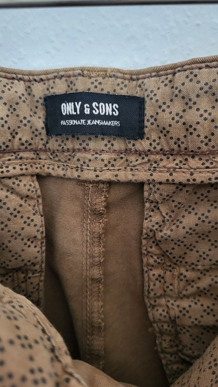 Pantaloni: Chino Hose Gr. W34/ L 34 – Usato da Muttenz venduto da Igma 1
