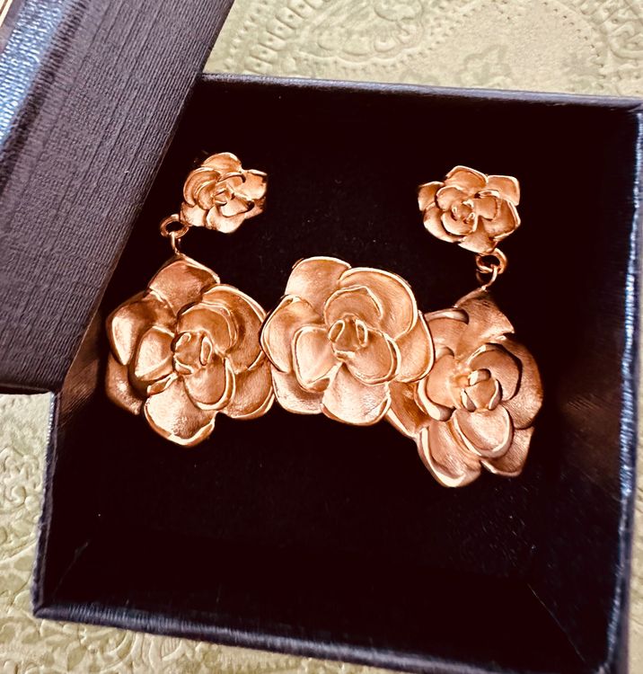 Parure De Bijoux Fantaisie Vintage - Bague, Boucles D'oreilles Et Broche - Doré