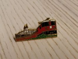 Pin's : train des RhB, tracté par une Ge 4/4 II