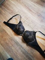 Schwarzer Bügel BH von Hunkemöller, Grösse 85D, Spitze