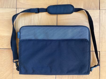 Laptop Umhänge-Tasche "Targus" für 15 Inch Formate, Schwarz