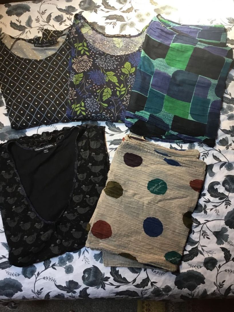 Gudrun Sjöden Lots de vêtements: 3 Shirts/ 2 neue Schale – D'occasion à Zürich par marmely