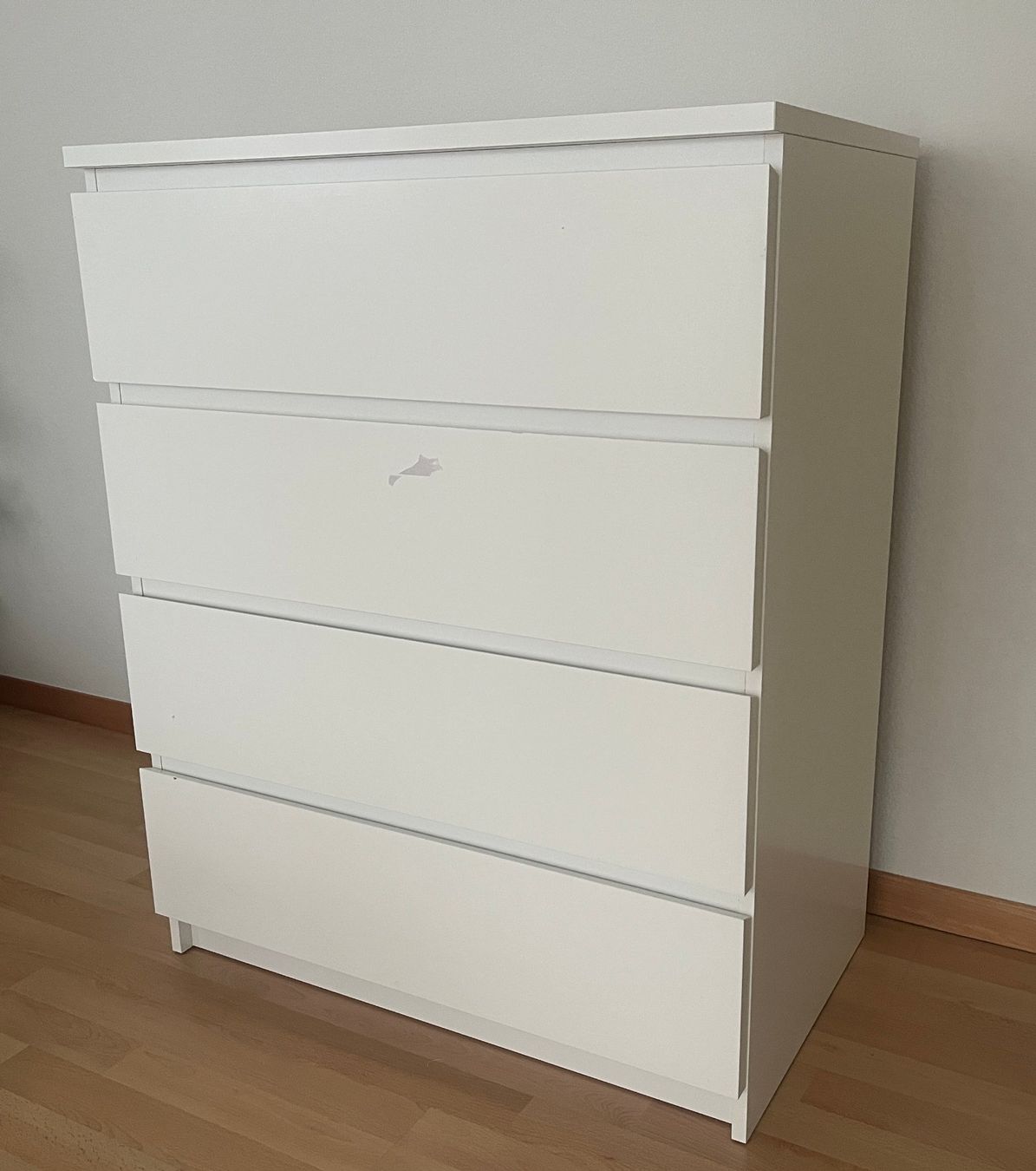 Ikea Cassettiere: IKEA MALM, Kommode 4 Schubladen weiss, 80x100cm – Usato da Zürich venduto da fbsm 1
