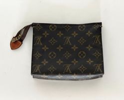 Louis Vuitton Pochette Toilette Vintage (1988) - 14x18 cm