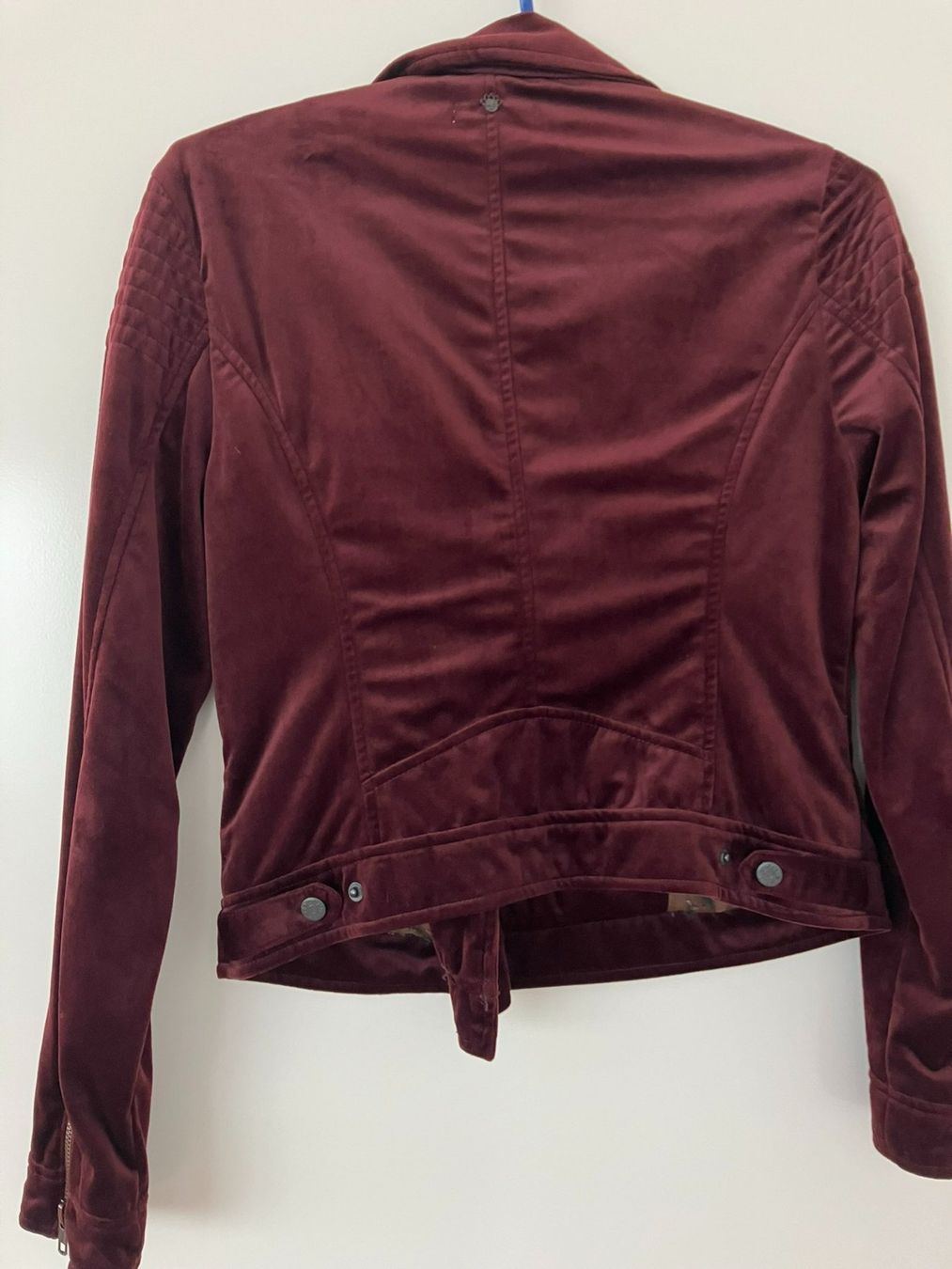 Nile Jacken: raffinierte Jacke - Farbe bordeaux - Nile – Gebraucht aus Weinfelden von Esche1 1