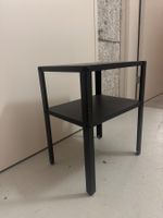 schwarzer Nachtisch zu verkaufen