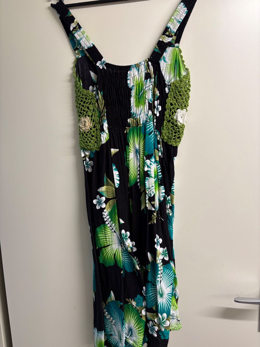 Kleider: Sommerkleid mit Häkelmuster, Blumenmuster - Grösse M – Gebraucht aus St.Gallen von Bigdisch 2
