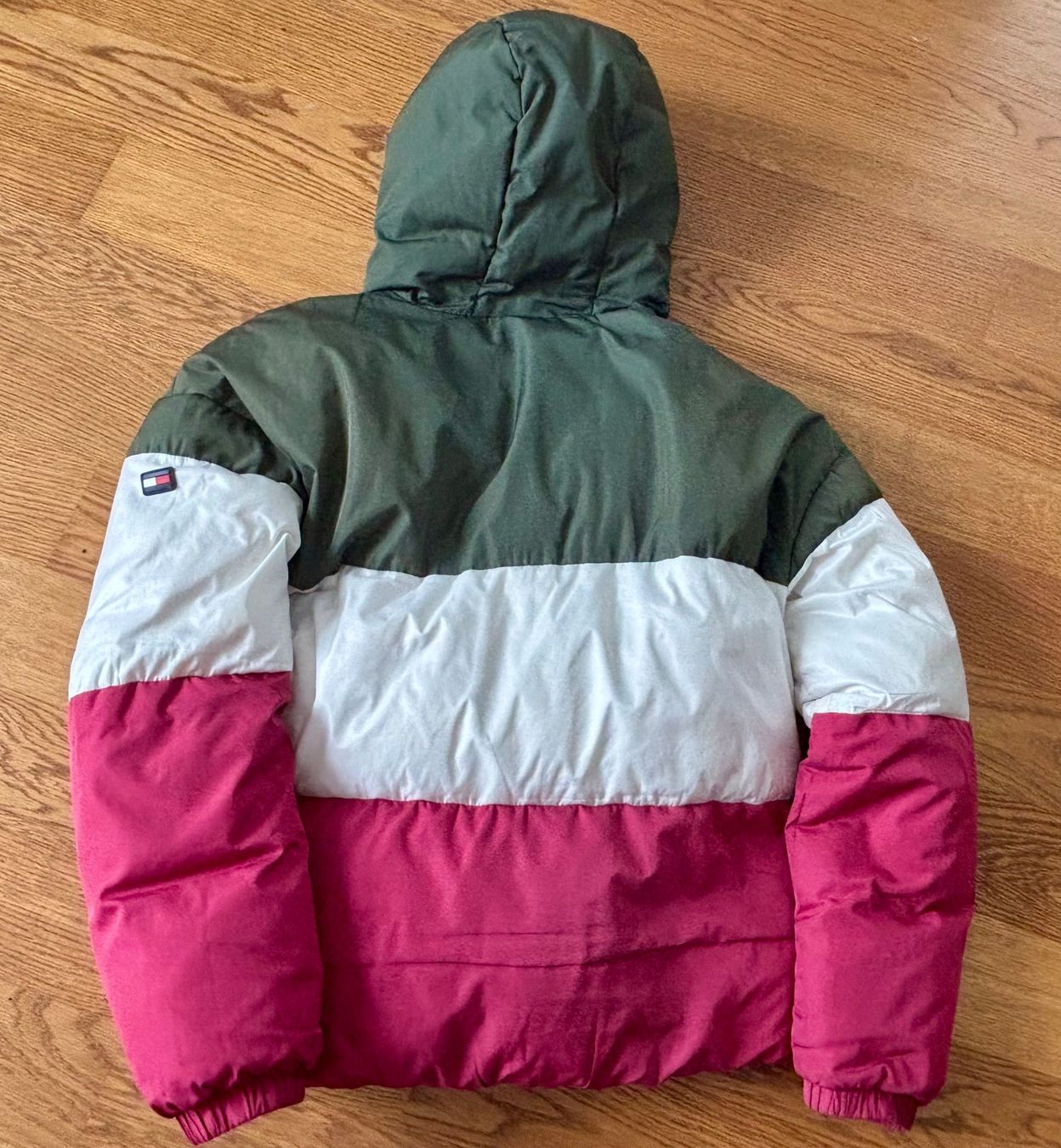 Tommy Hilfiger Giacche & Cappotti: Daunenjacke Mädchen – Usato da Einsiedeln venduto da chr_7gdr 1