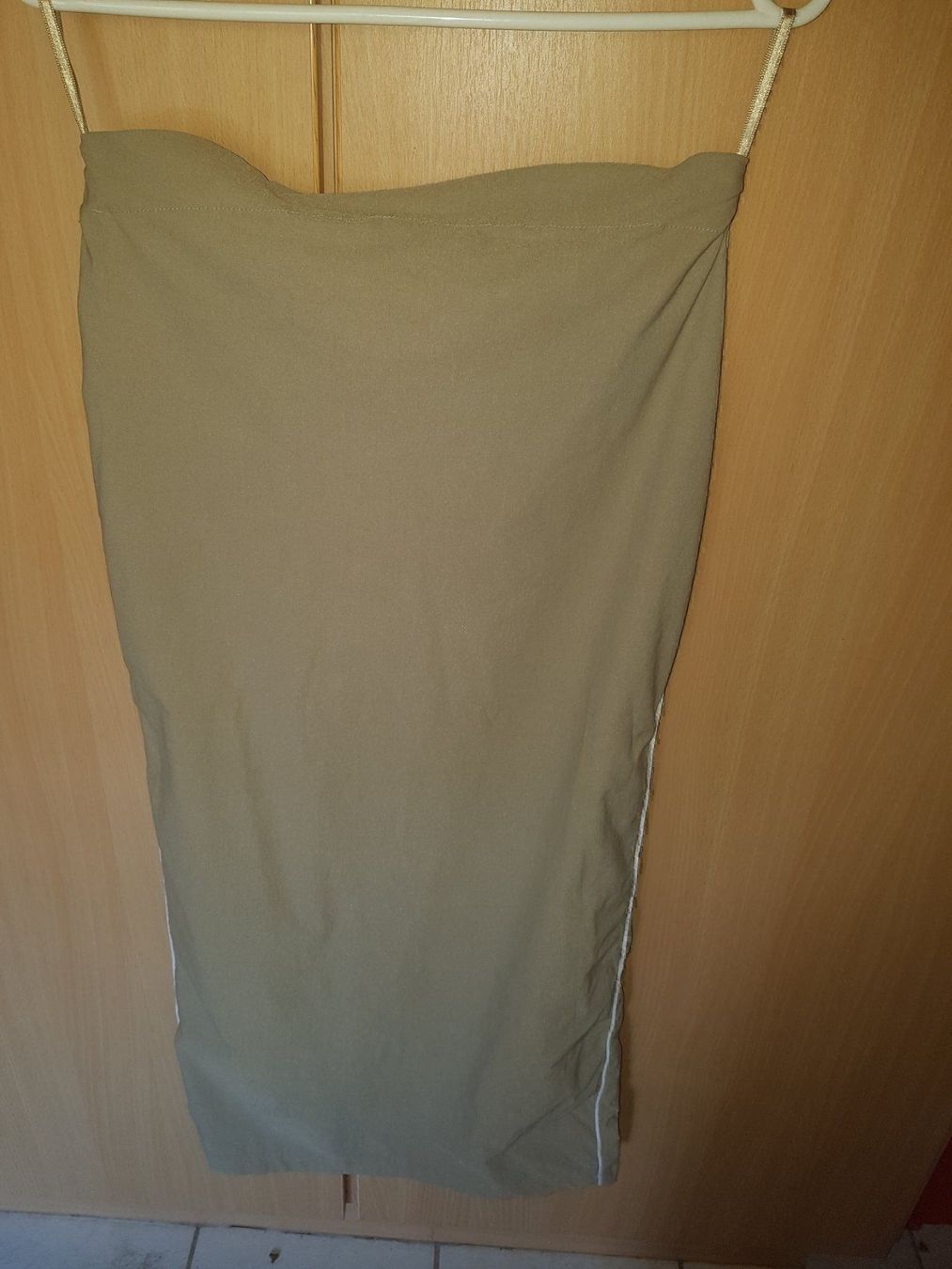 Gonne: Langer Stretchjupe mit Gehschlitz gr S L3 – Usato da Schwarzenburg venduto da flamingo1970